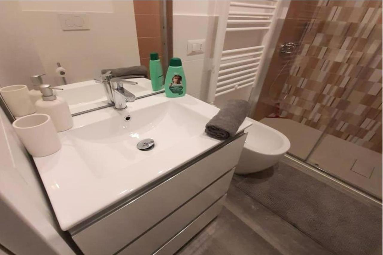 Appartamento In Centro A Milano Con A/C & Wi-Fi ภายนอก รูปภาพ